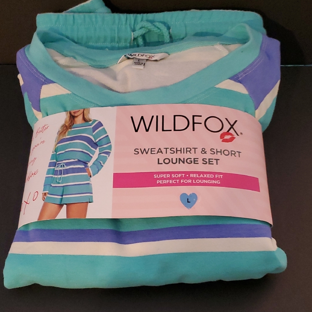 Wildfox NWT Blue, White, Aqua Sweatshirt & Short Lounge Set Size L